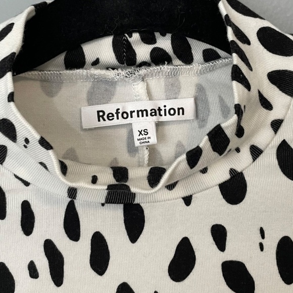 Like New Reformation Bailey White Cheetah Mock Neck Top XS - Picture 5 of 7